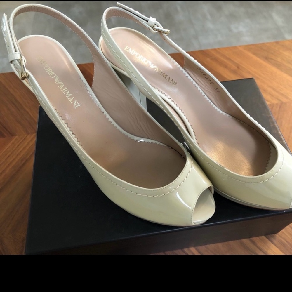 Emporio Armani Slingback New sandals .